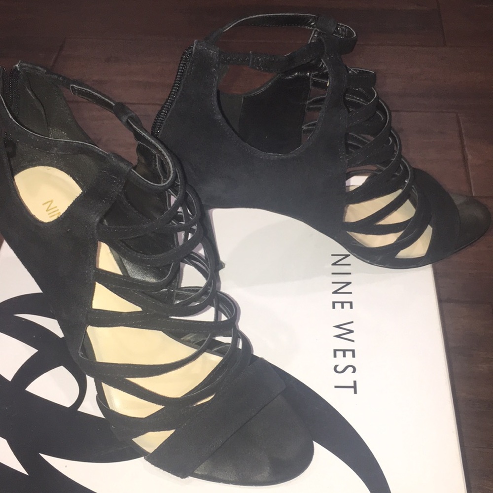 Heels - Picture 2 of 4